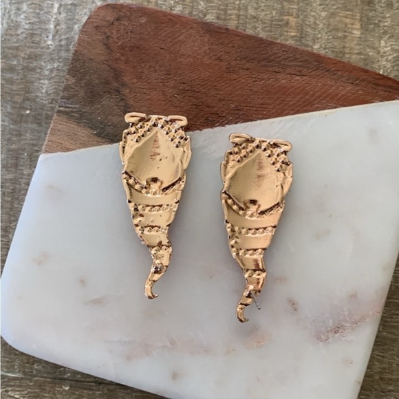 NWT Gnome Hat Rhinestone Holiday Earrings - Picture 2 of 4